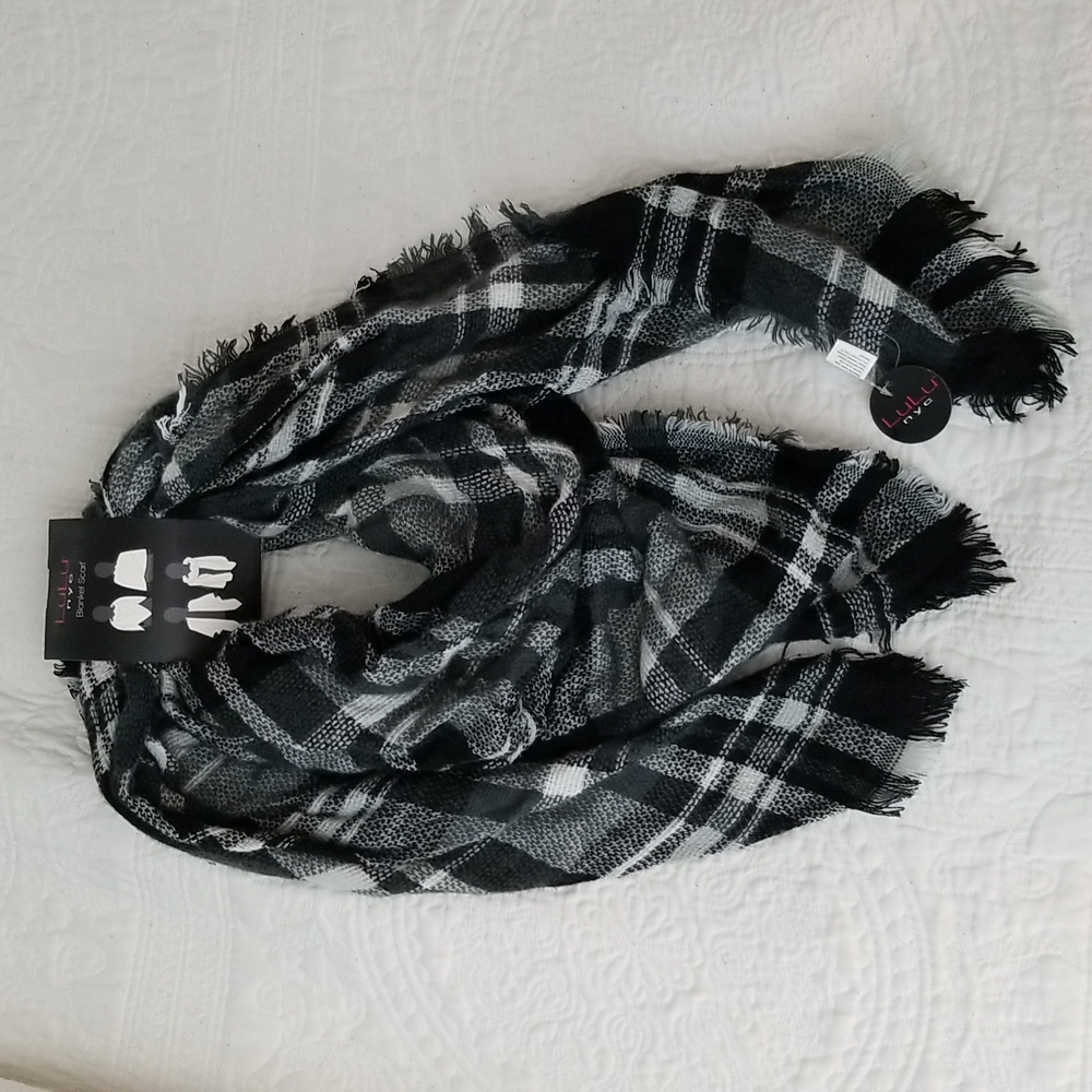 LULU NYC Blanket Scarf